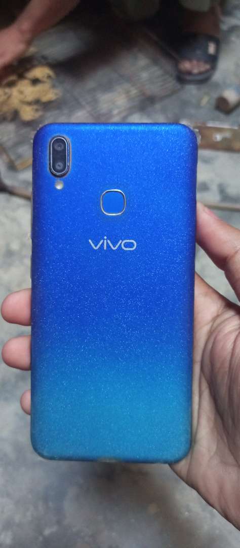 vivo 1118 model name